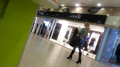 Király csaj a szupermarketben.